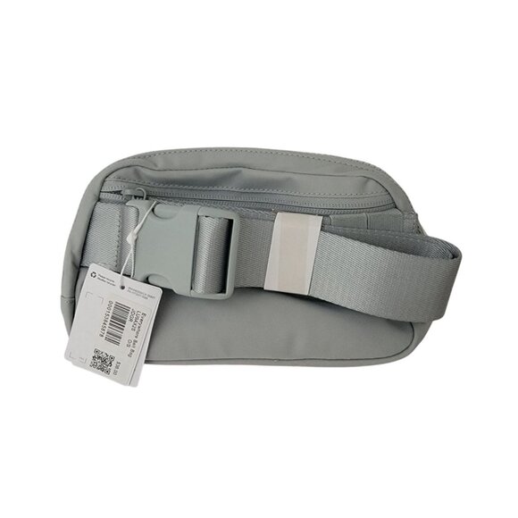 NWT Lululemon Everywhere 1L Gray Adjustable Crossbody Bag / Waist Fanny Pack O/S - Picture 2 of 11